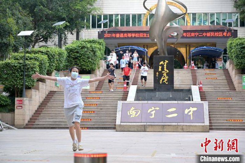 如何选择适合自己的高中？——以“张家口市伟伦综合学校”为例